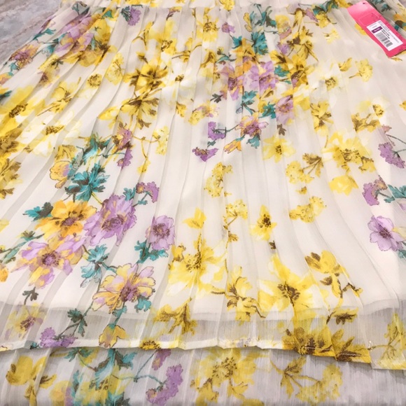 Xhileration floral skit - Picture 7 of 12